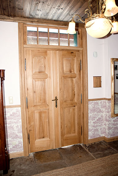Haustüren und Außentüren aus Massivholz